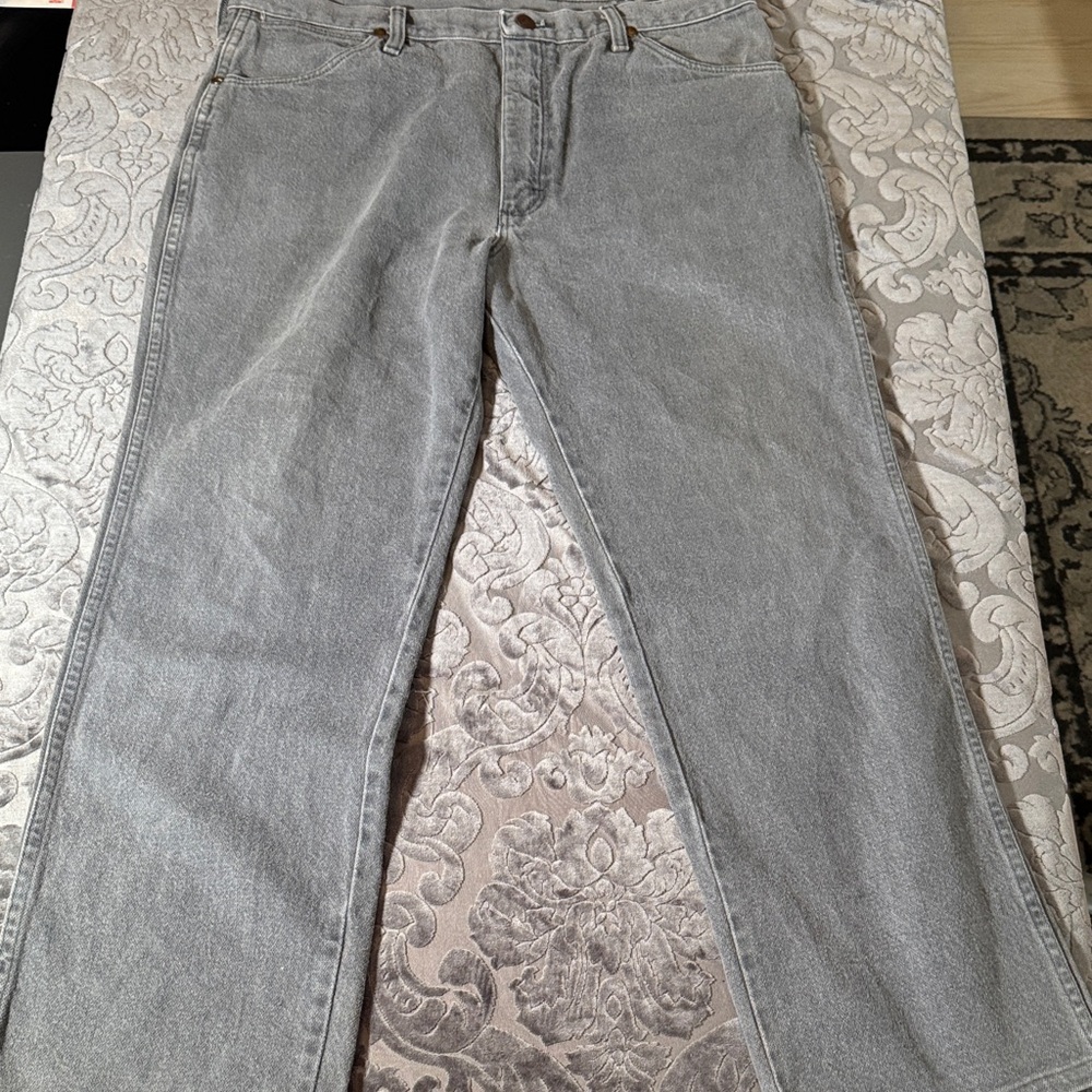Wrangler Men's light Gray Jeans size 36X30 936chg